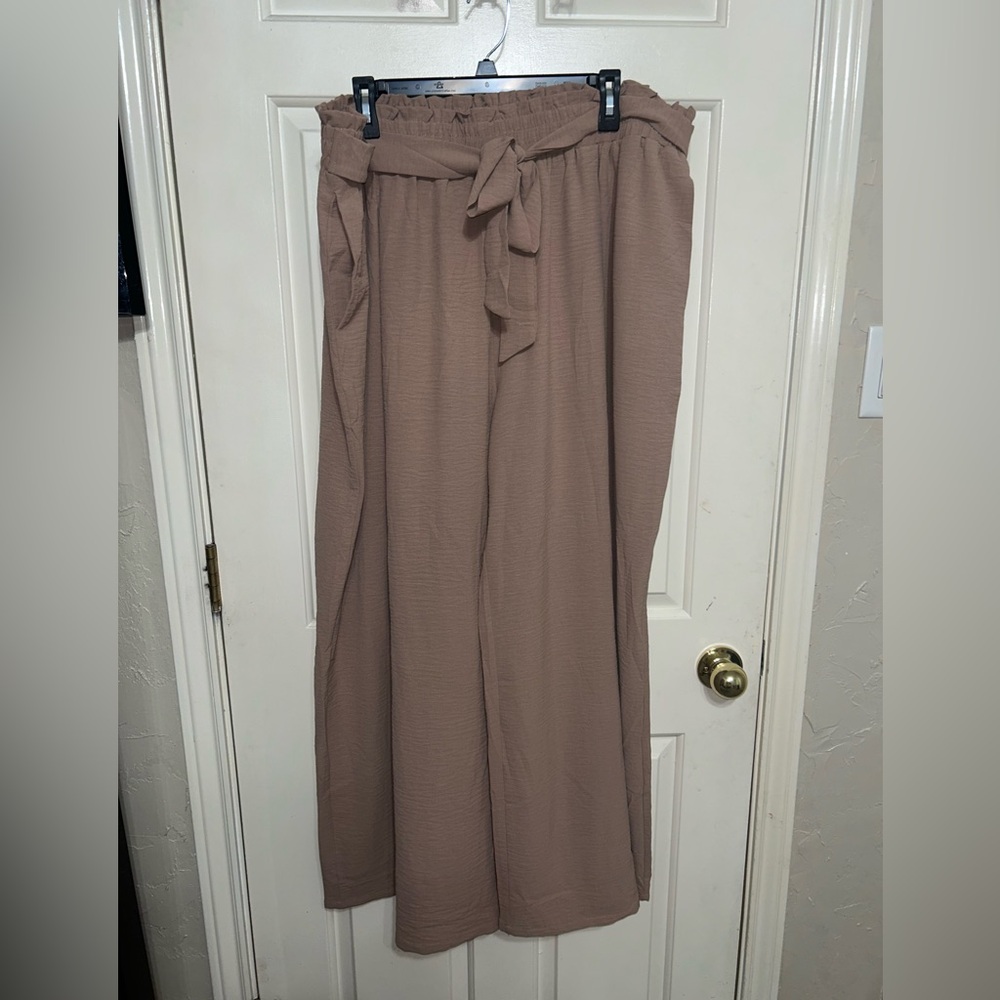 Plus size flowy pants 4x light tanish color